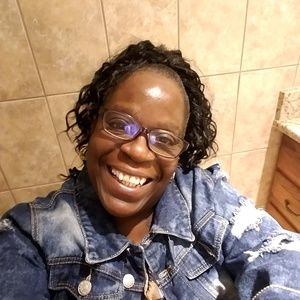 Meet your Posher, Deana